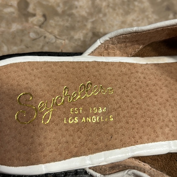 NWOT SEYCHELLES LEATHER WHITE MULES . Flat shoes slip on crocodile look - Picture 3 of 12